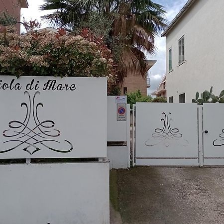 Viola Di Mare Rooms And Parking 泰尔莫利 外观 照片