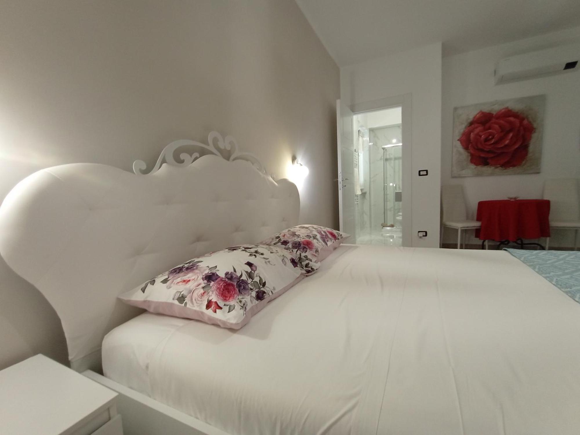 Viola Di Mare Rooms And Parking 泰尔莫利 外观 照片