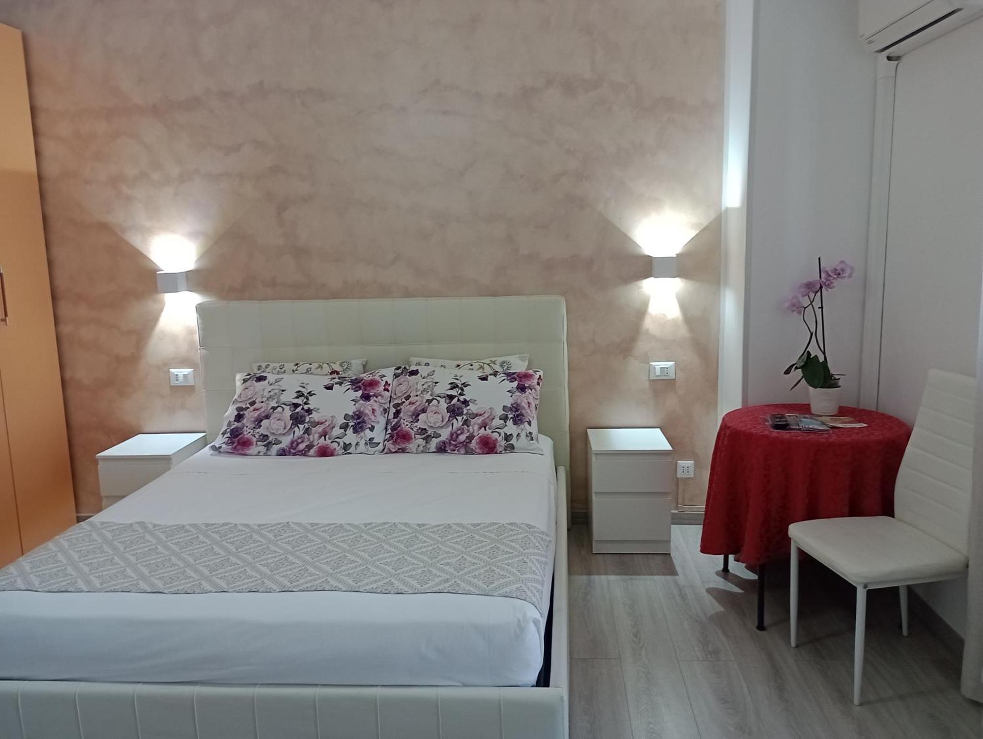 Viola Di Mare Rooms And Parking 泰尔莫利 外观 照片