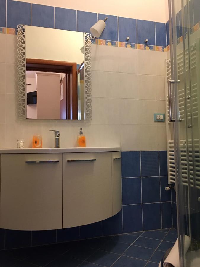 Viola Di Mare Rooms And Parking 泰尔莫利 外观 照片